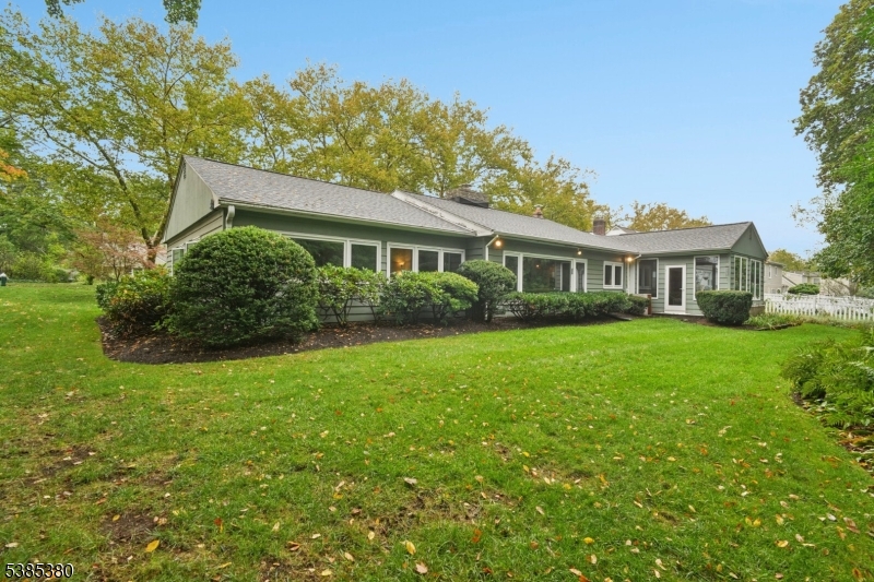 3 Ardsleigh Dr