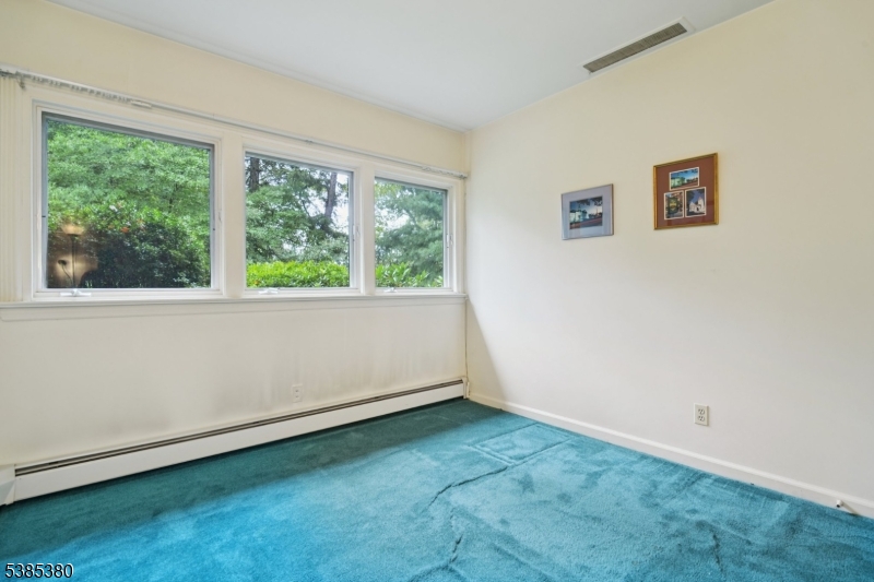 3 Ardsleigh Dr