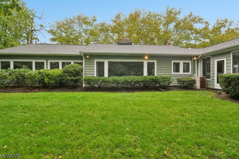 3 Ardsleigh Dr