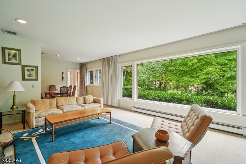 3 Ardsleigh Dr
