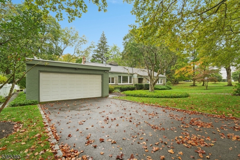 3 Ardsleigh Dr
