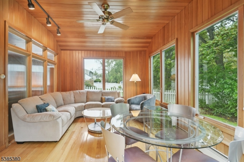 3 Ardsleigh Dr