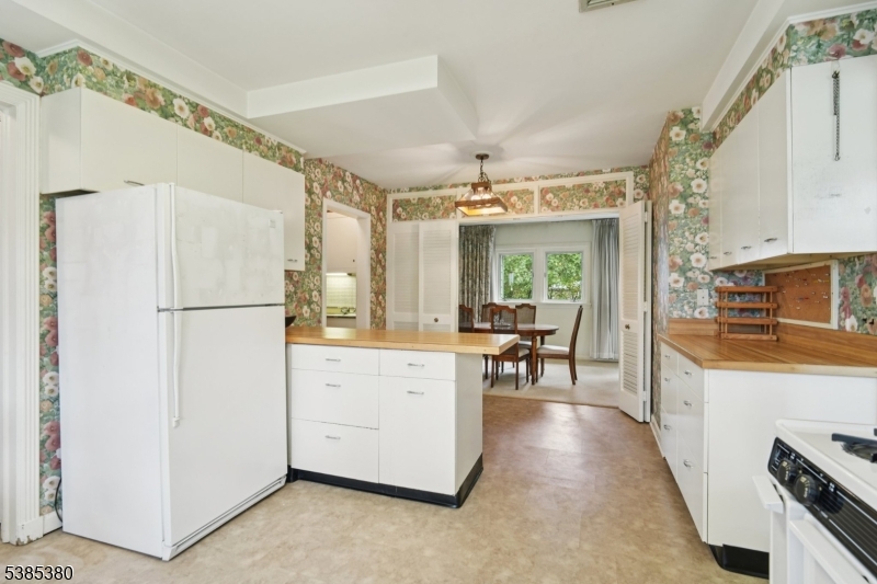 3 Ardsleigh Dr