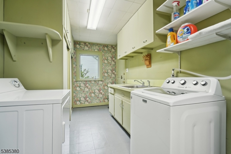 3 Ardsleigh Dr
