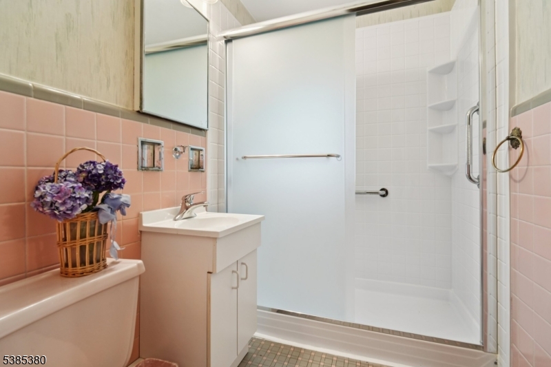 3 Ardsleigh Dr