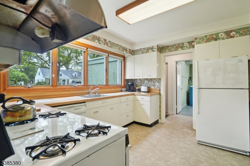 3 Ardsleigh Dr