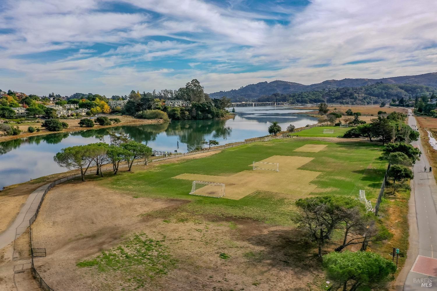 50 Eucalyptus Knoll St