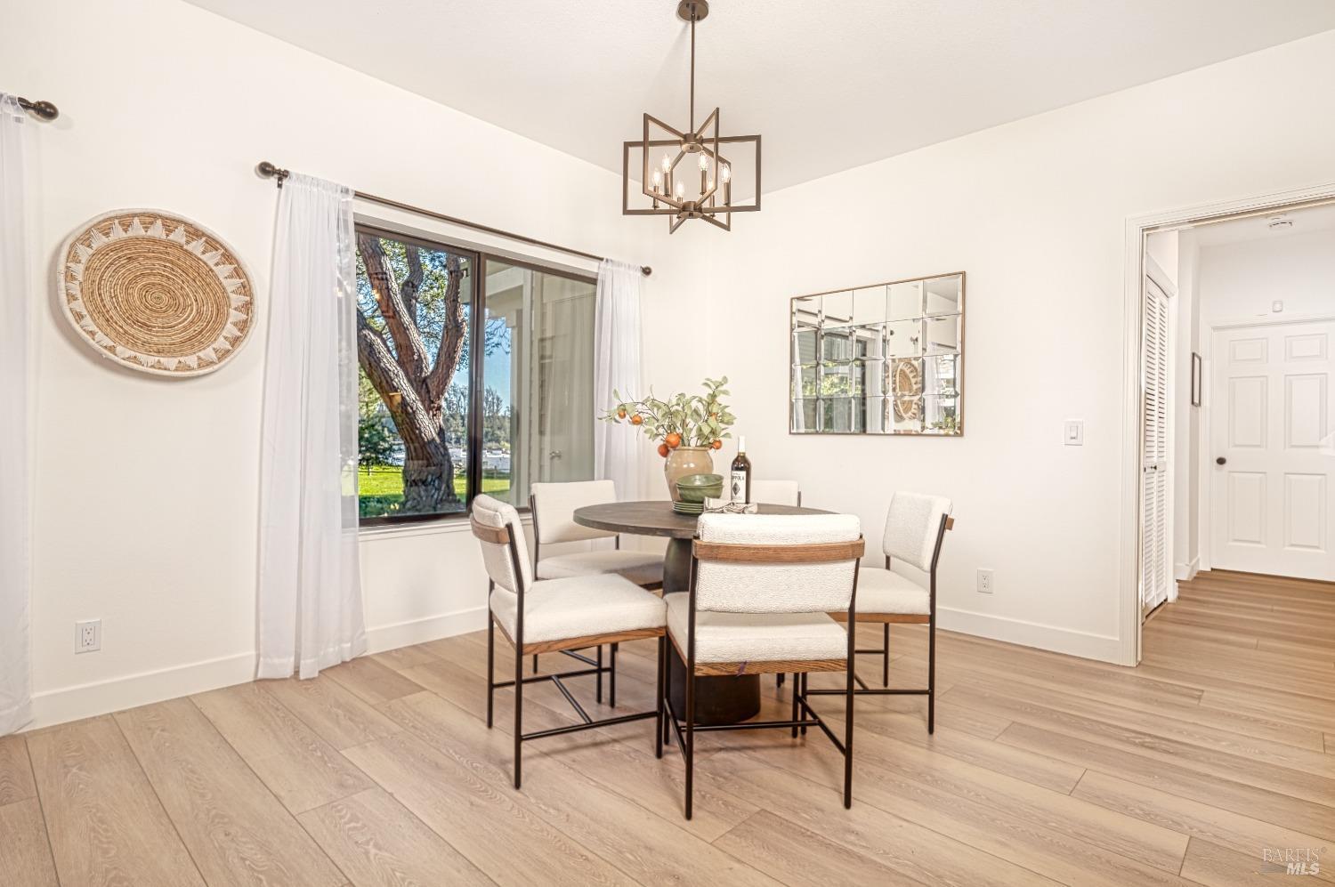 50 Eucalyptus Knoll St