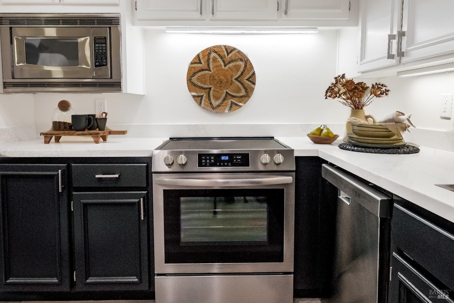 50 Eucalyptus Knoll St