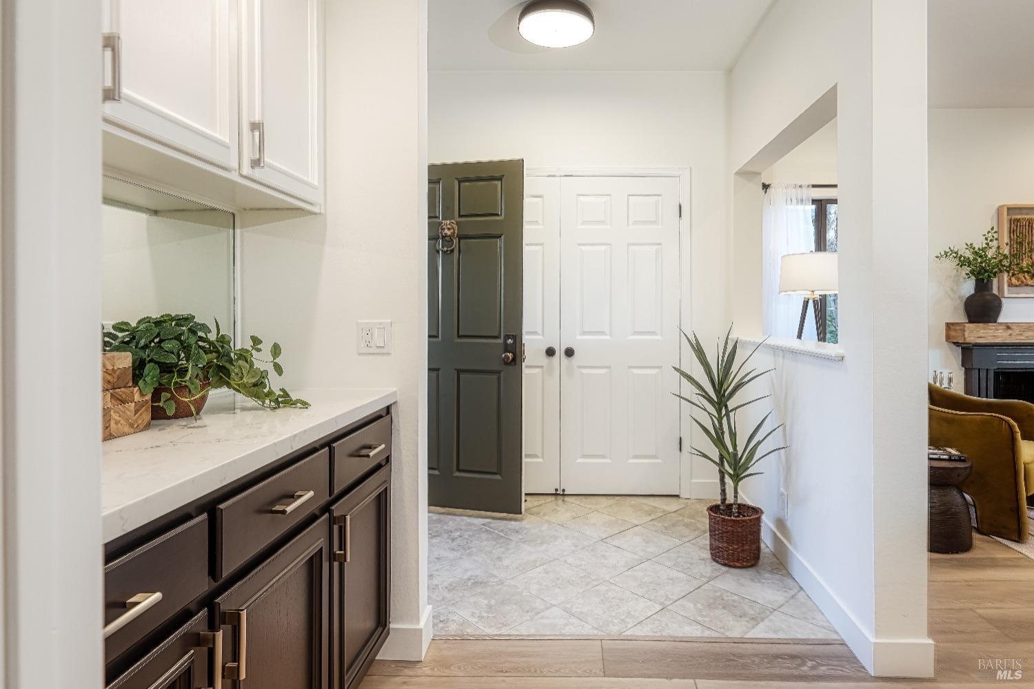 50 Eucalyptus Knoll St