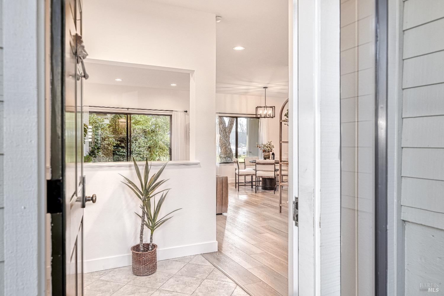 50 Eucalyptus Knoll St