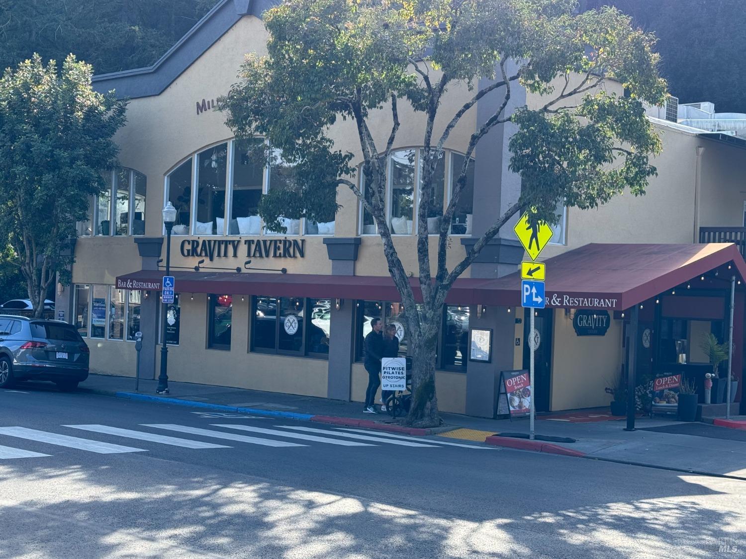 50 Eucalyptus Knoll St