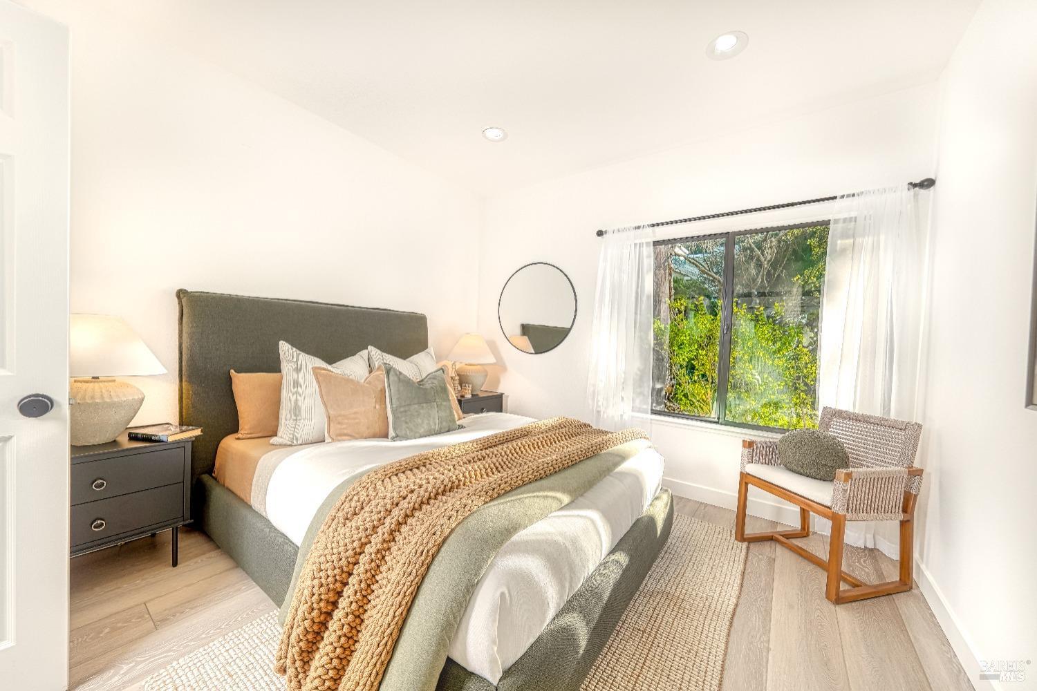 50 Eucalyptus Knoll St