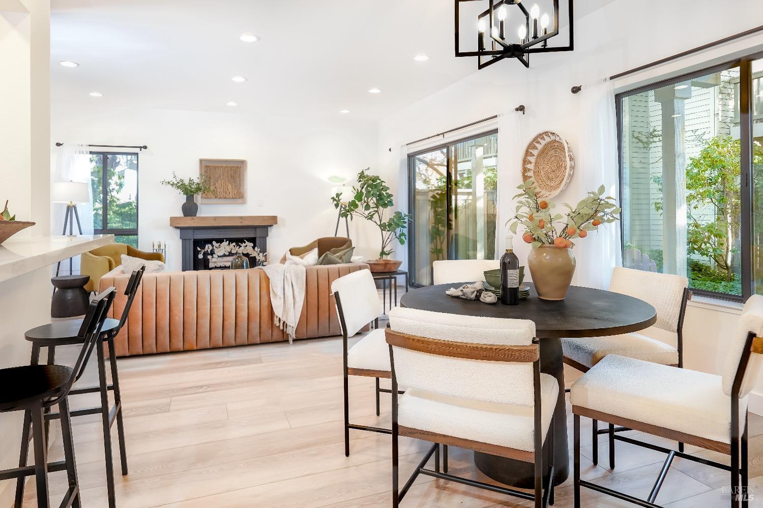 50 Eucalyptus Knoll St