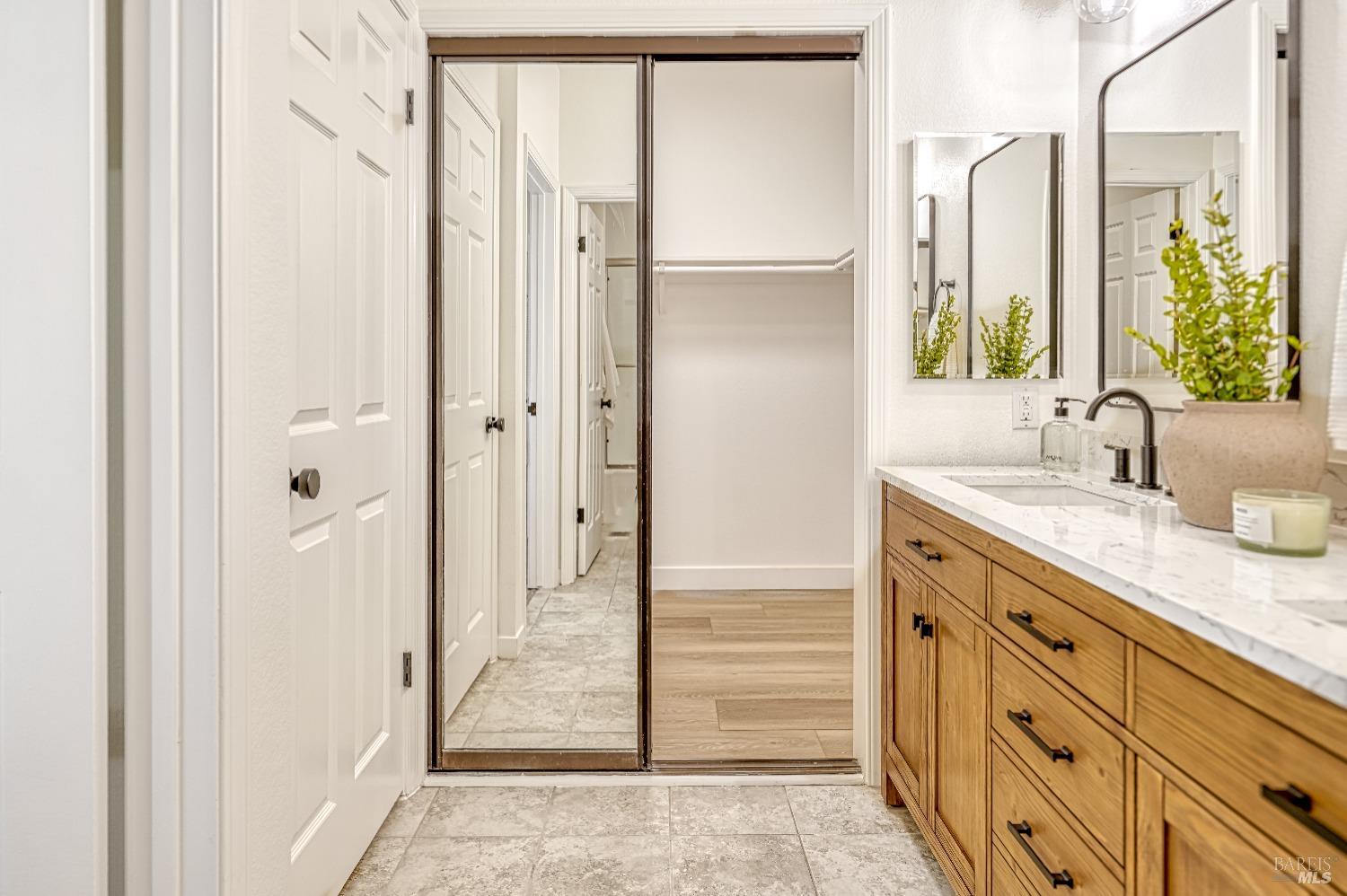 50 Eucalyptus Knoll St