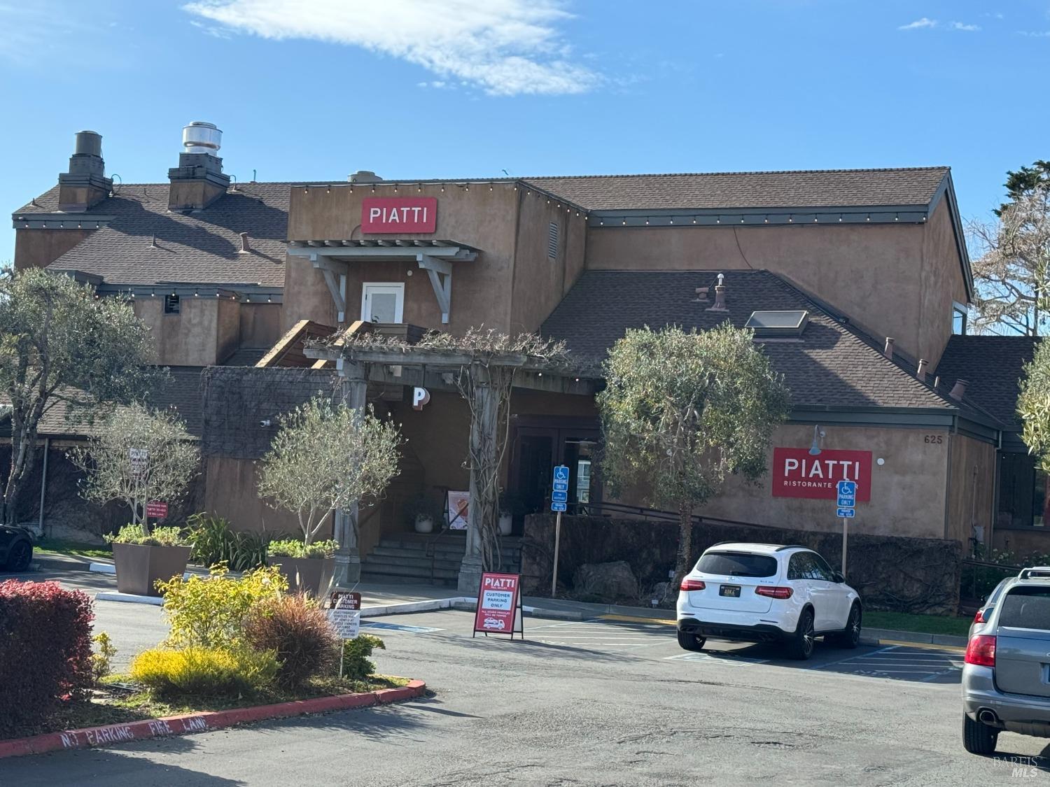 50 Eucalyptus Knoll St