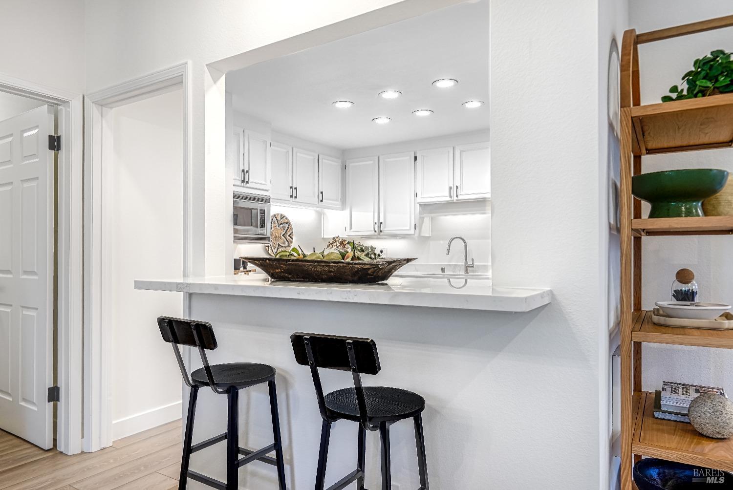 50 Eucalyptus Knoll St