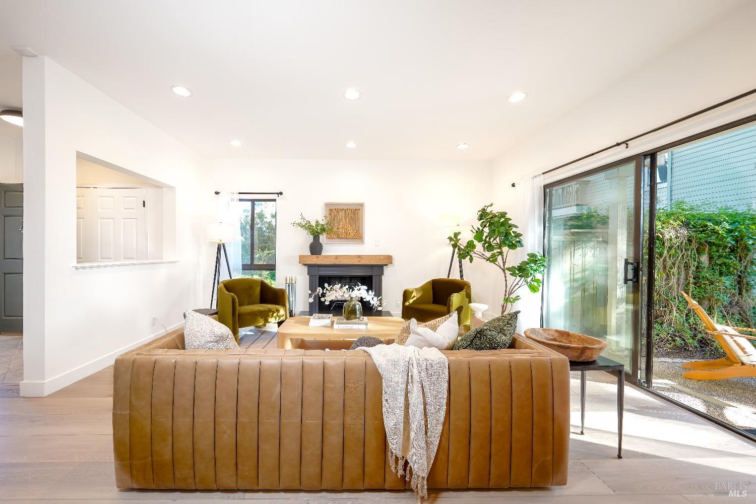 50 Eucalyptus Knoll St