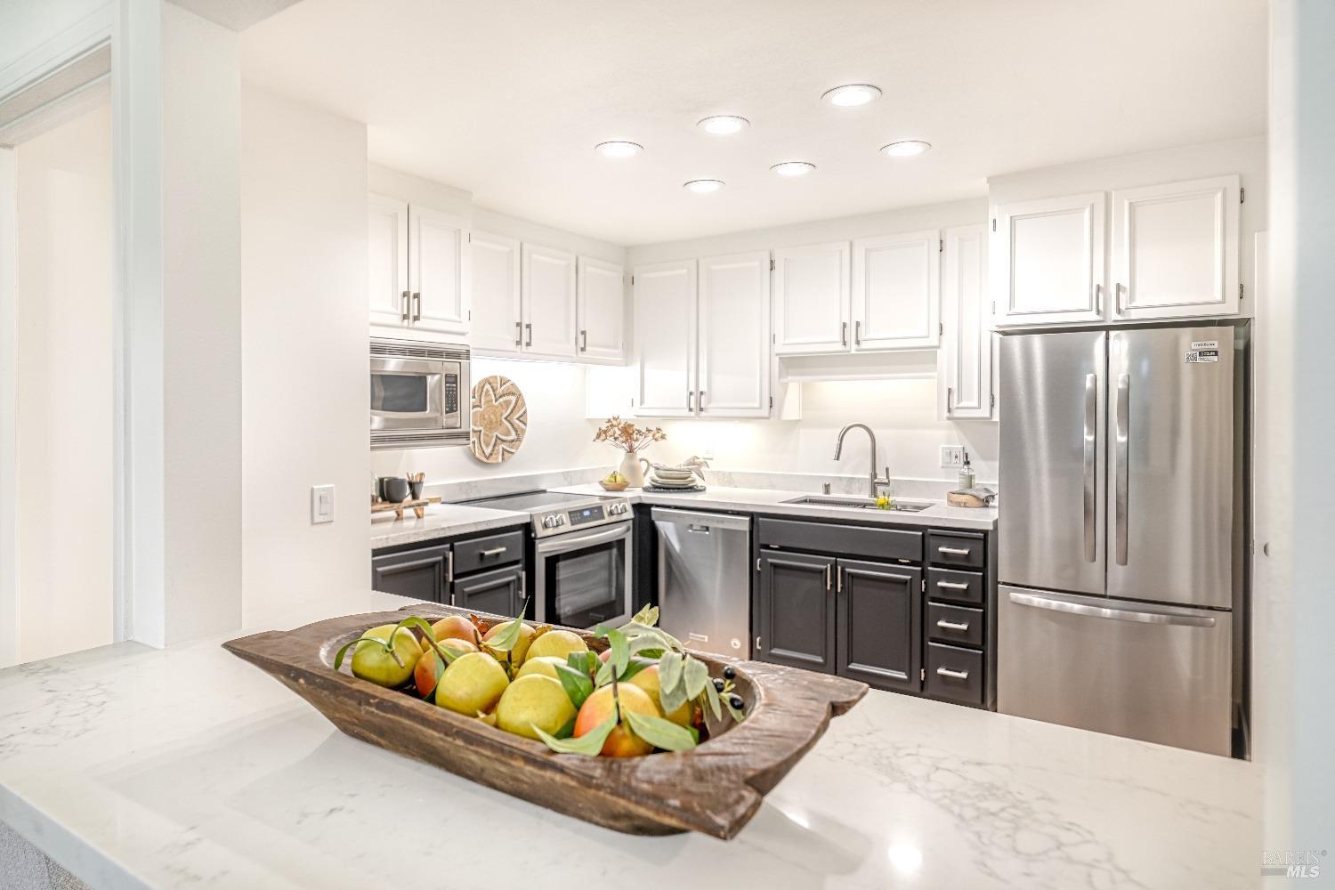 50 Eucalyptus Knoll St