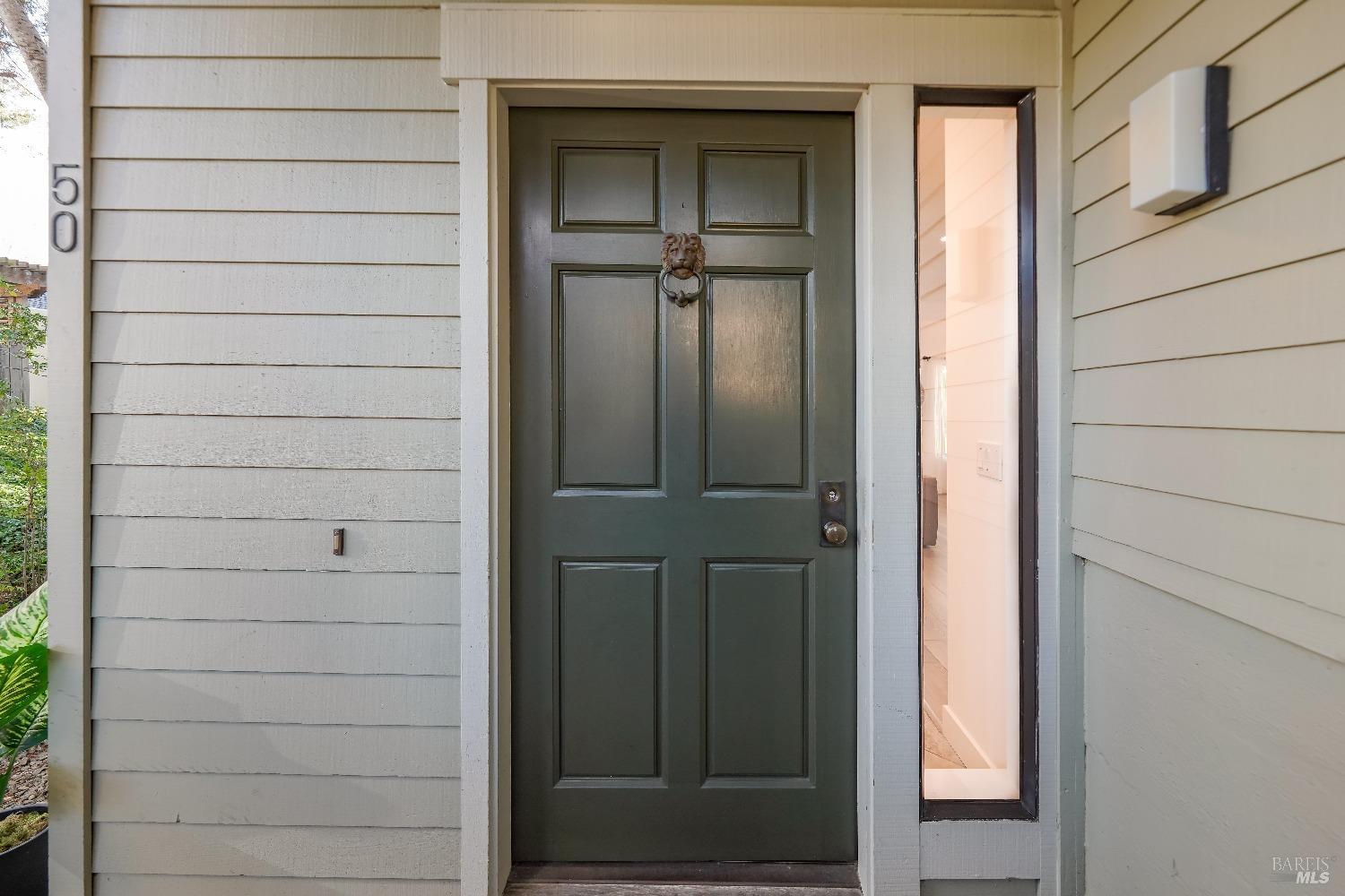 50 Eucalyptus Knoll St