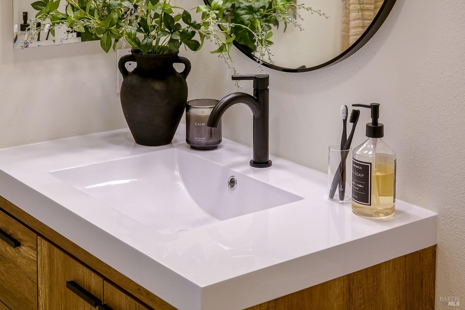 50 Eucalyptus Knoll St