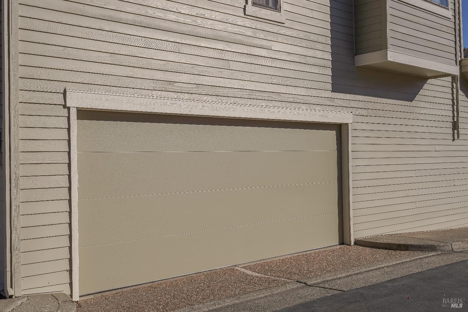 50 Eucalyptus Knoll St