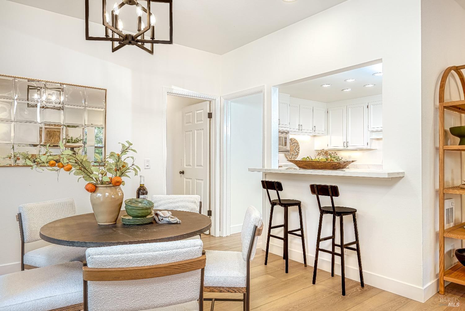 50 Eucalyptus Knoll St