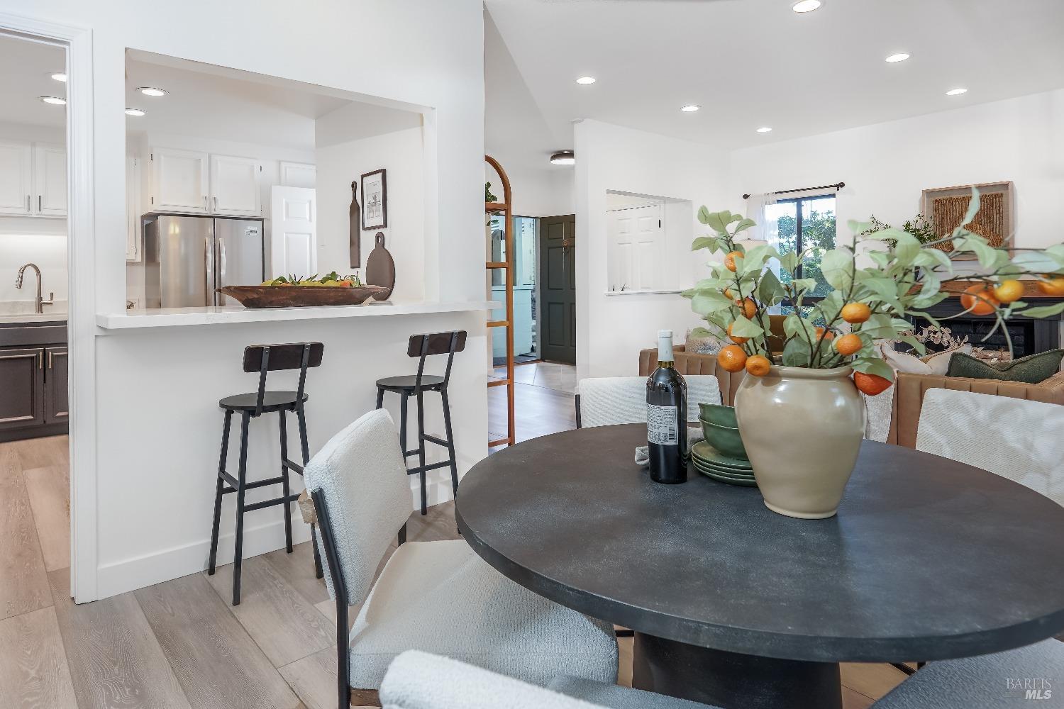 50 Eucalyptus Knoll St