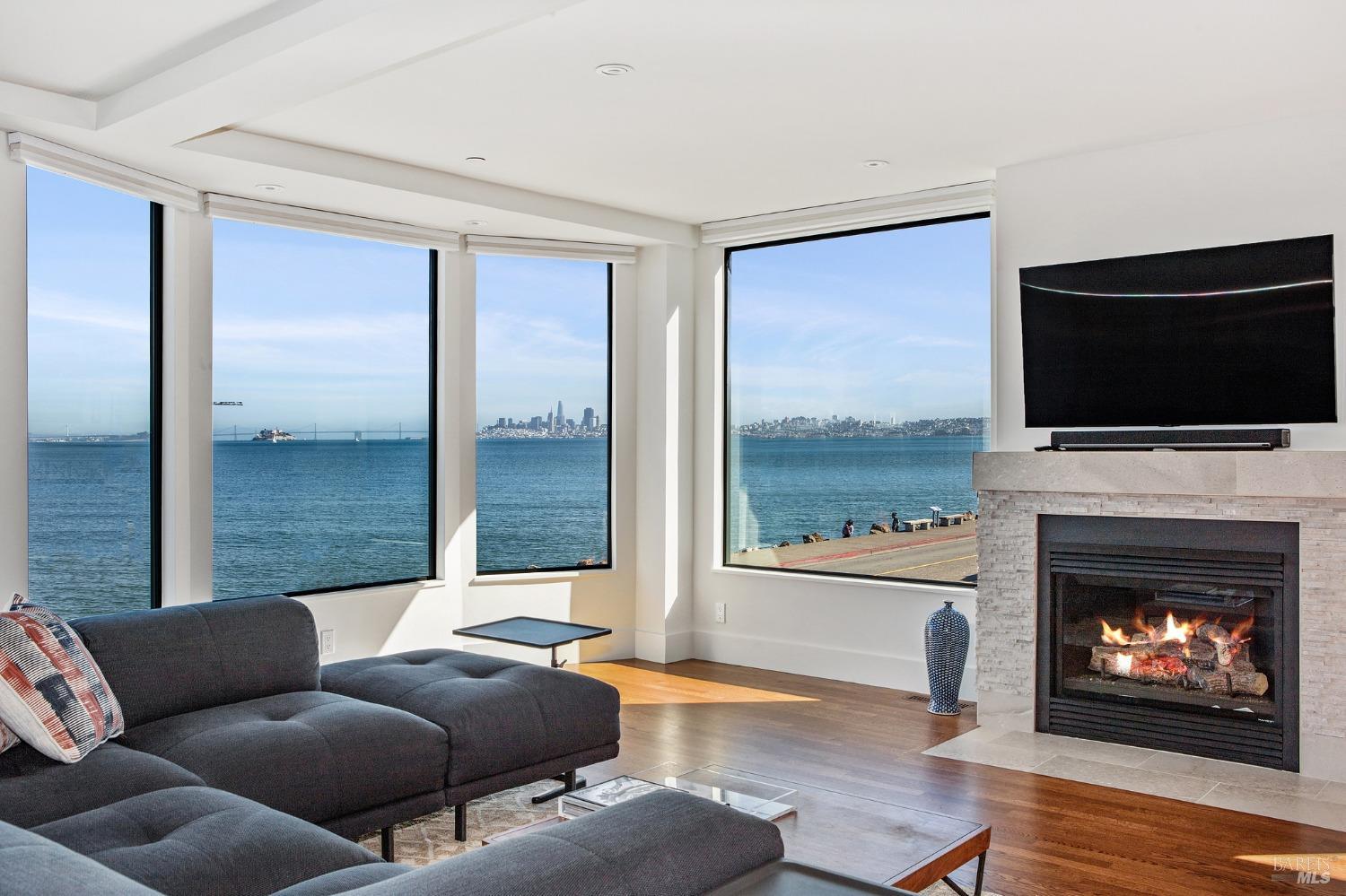 513-515 Bridgeway Blvd