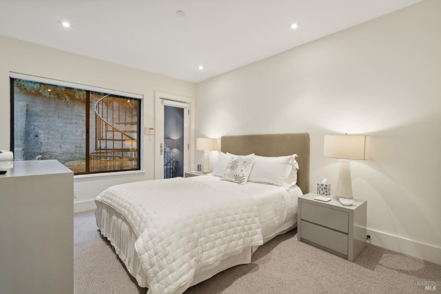 513-515 Bridgeway Blvd