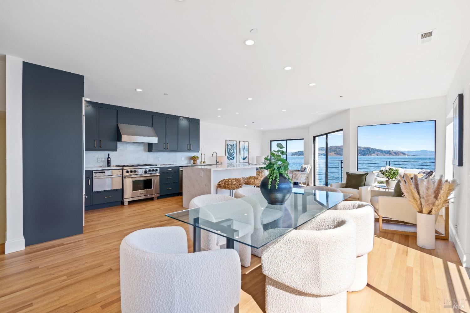 513-515 Bridgeway Blvd