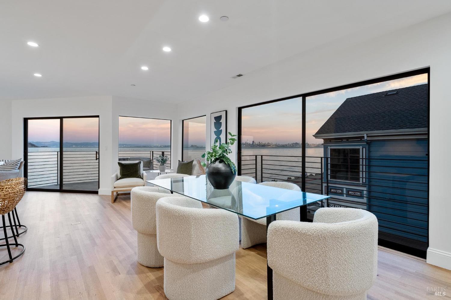 513-515 Bridgeway Blvd