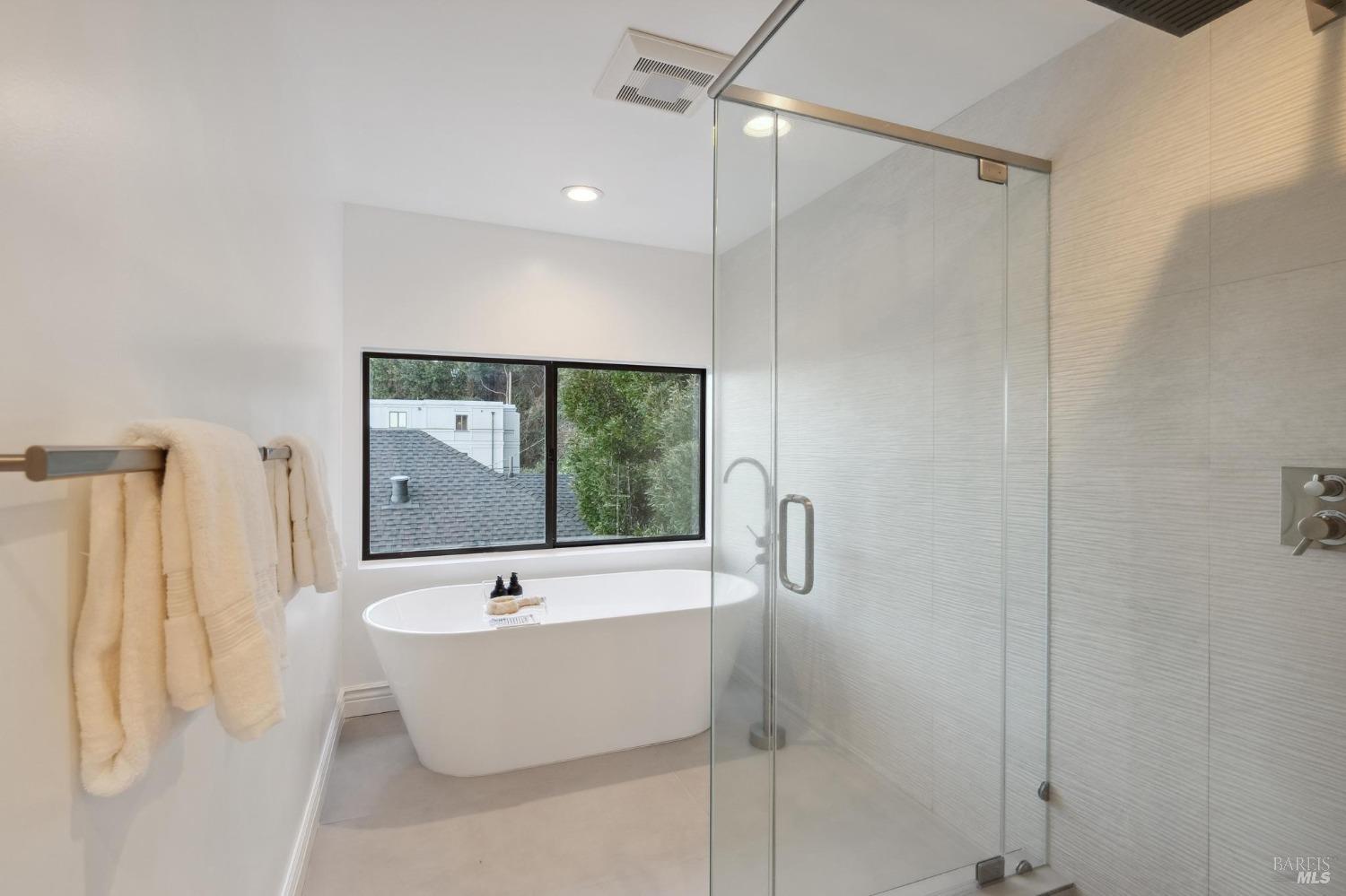 513-515 Bridgeway Blvd