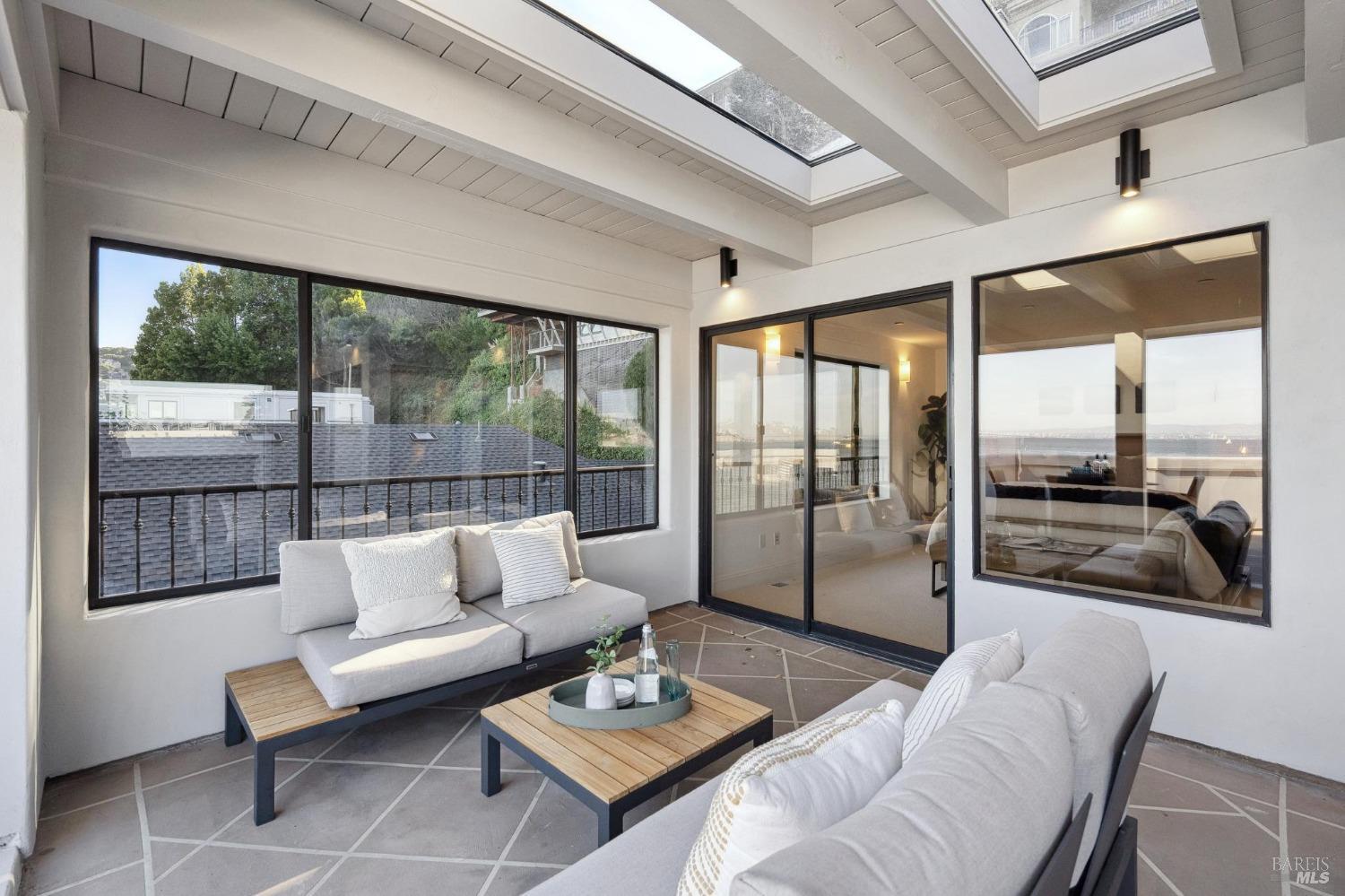 513-515 Bridgeway Blvd