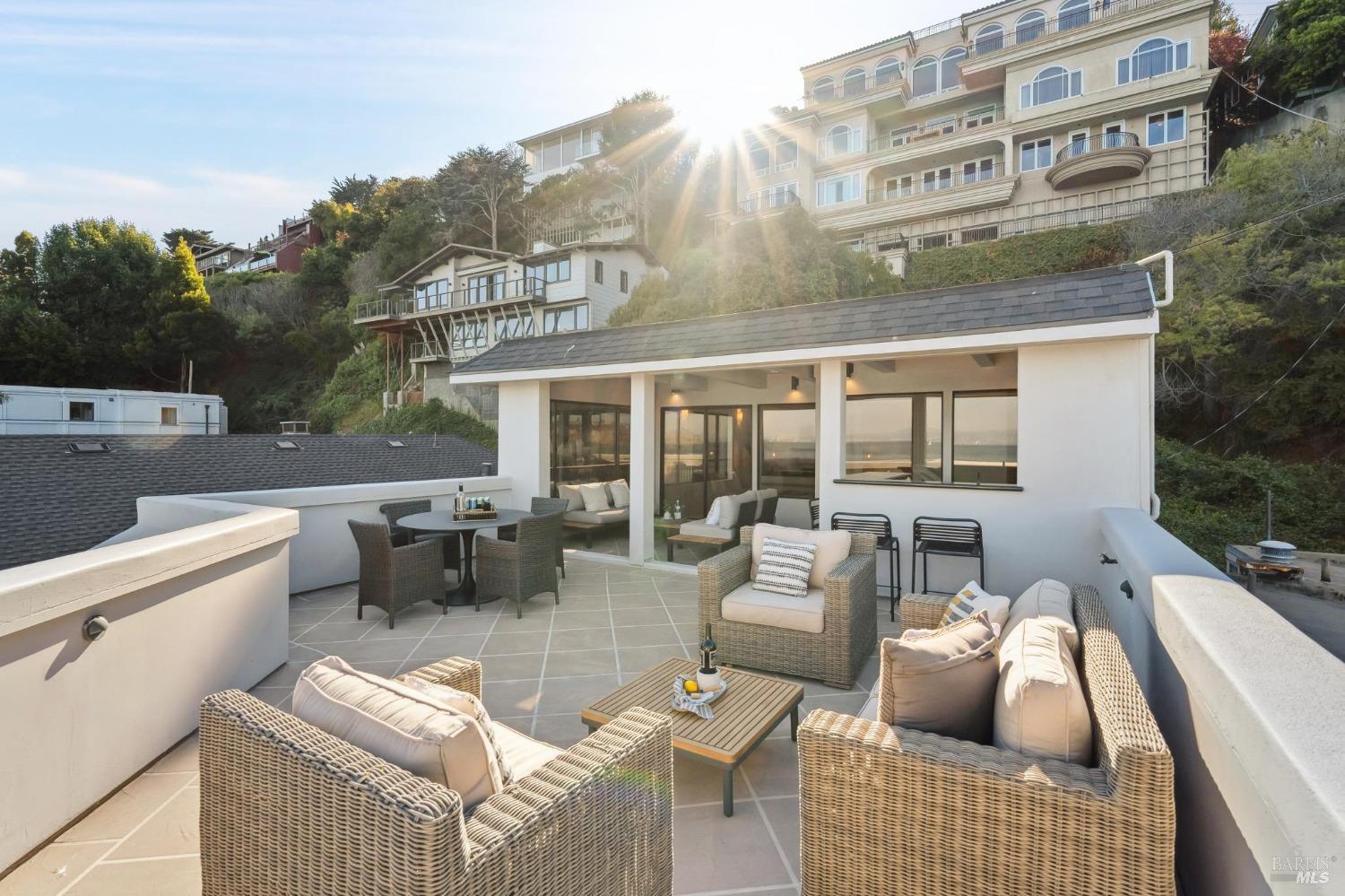 513-515 Bridgeway Blvd