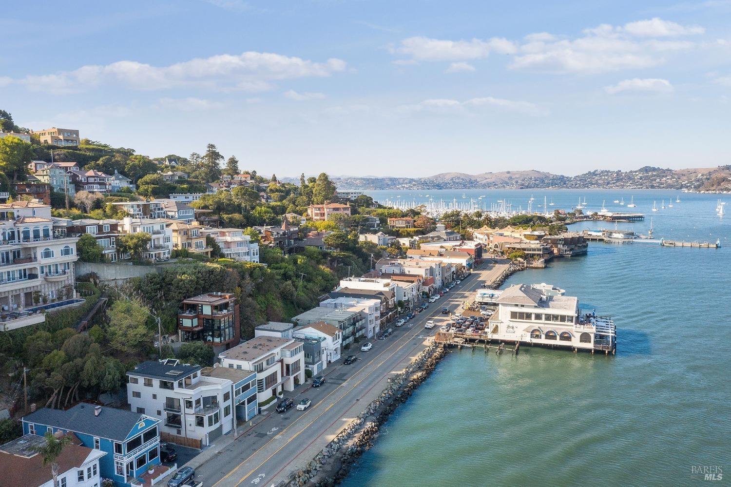 513-515 Bridgeway Blvd