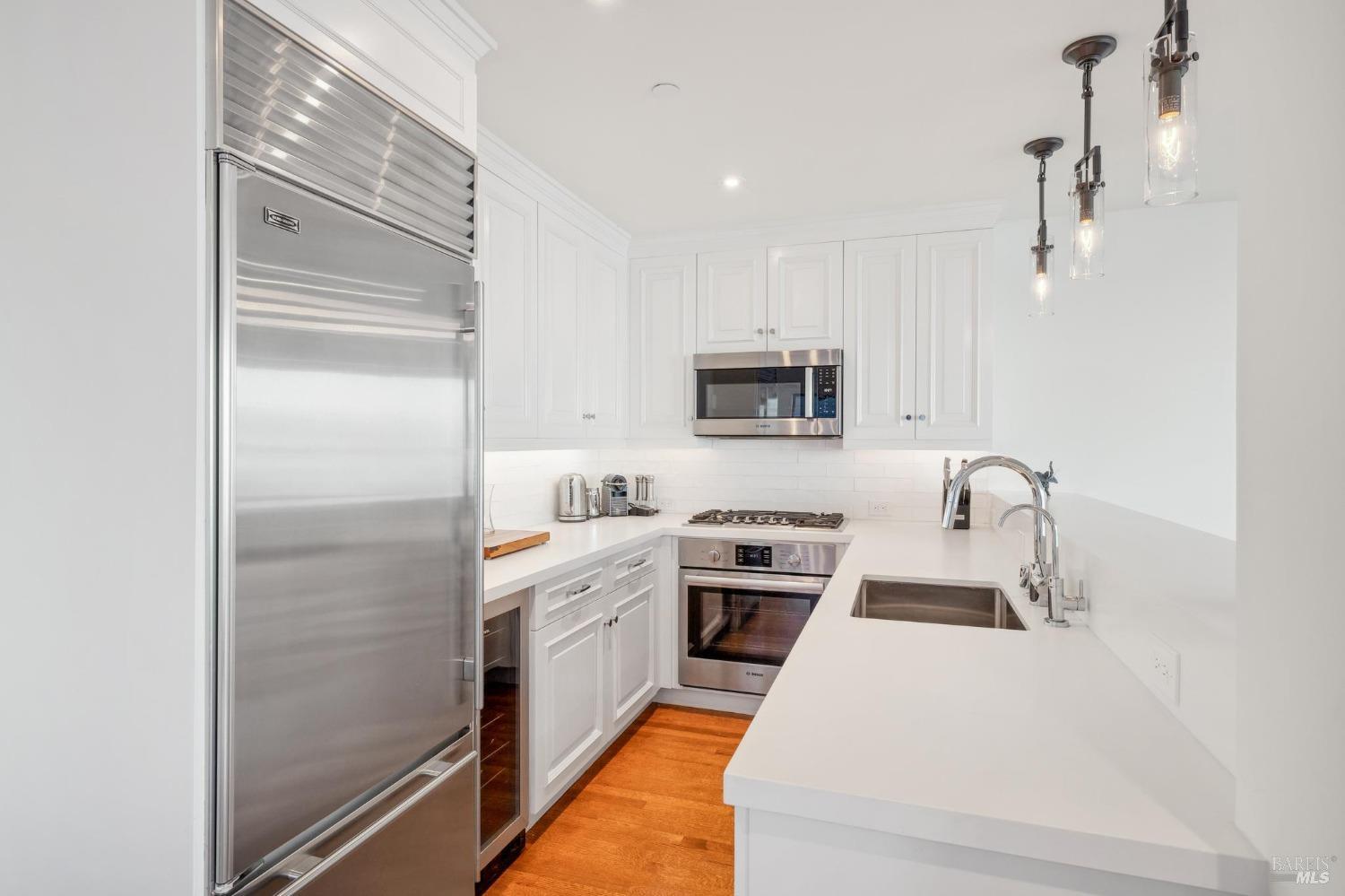 513-515 Bridgeway Blvd