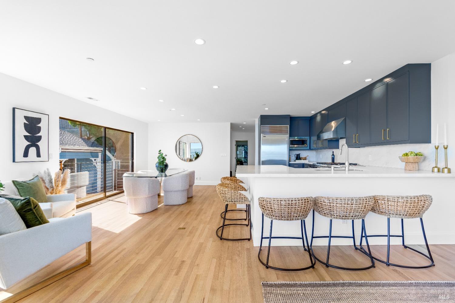 513-515 Bridgeway Blvd