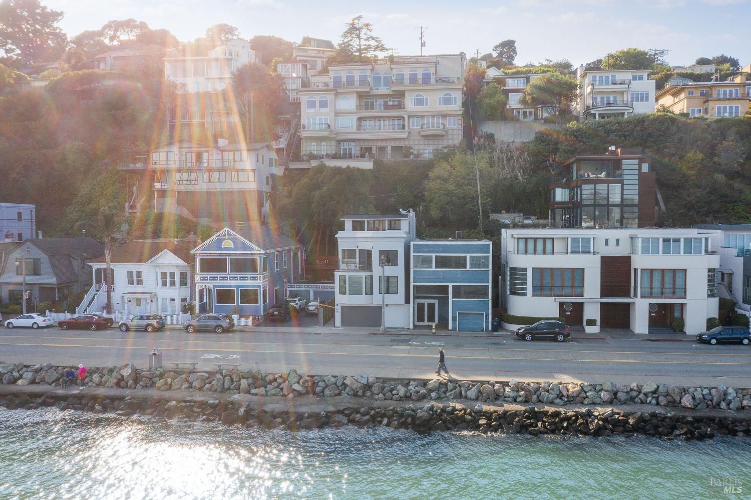 513-515 Bridgeway Blvd