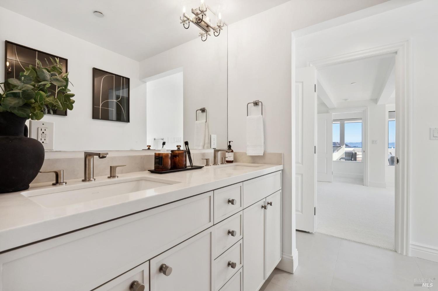 513-515 Bridgeway Blvd