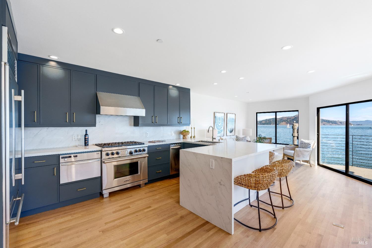 513-515 Bridgeway Blvd