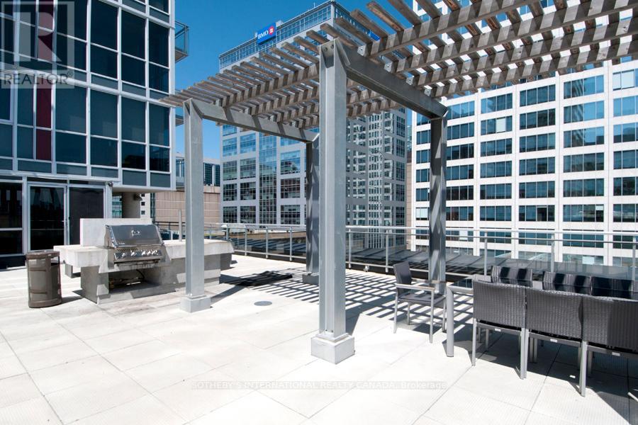 1308 - 324 LAURIER AVENUE W