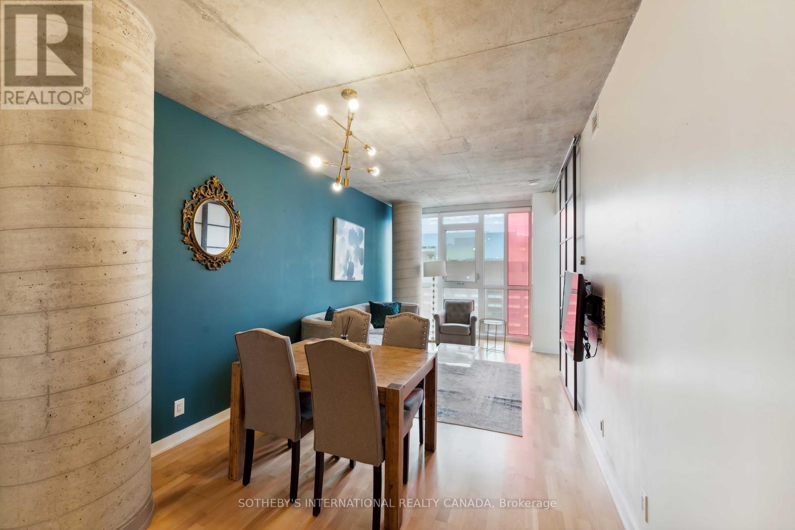 1308 - 324 LAURIER AVENUE W