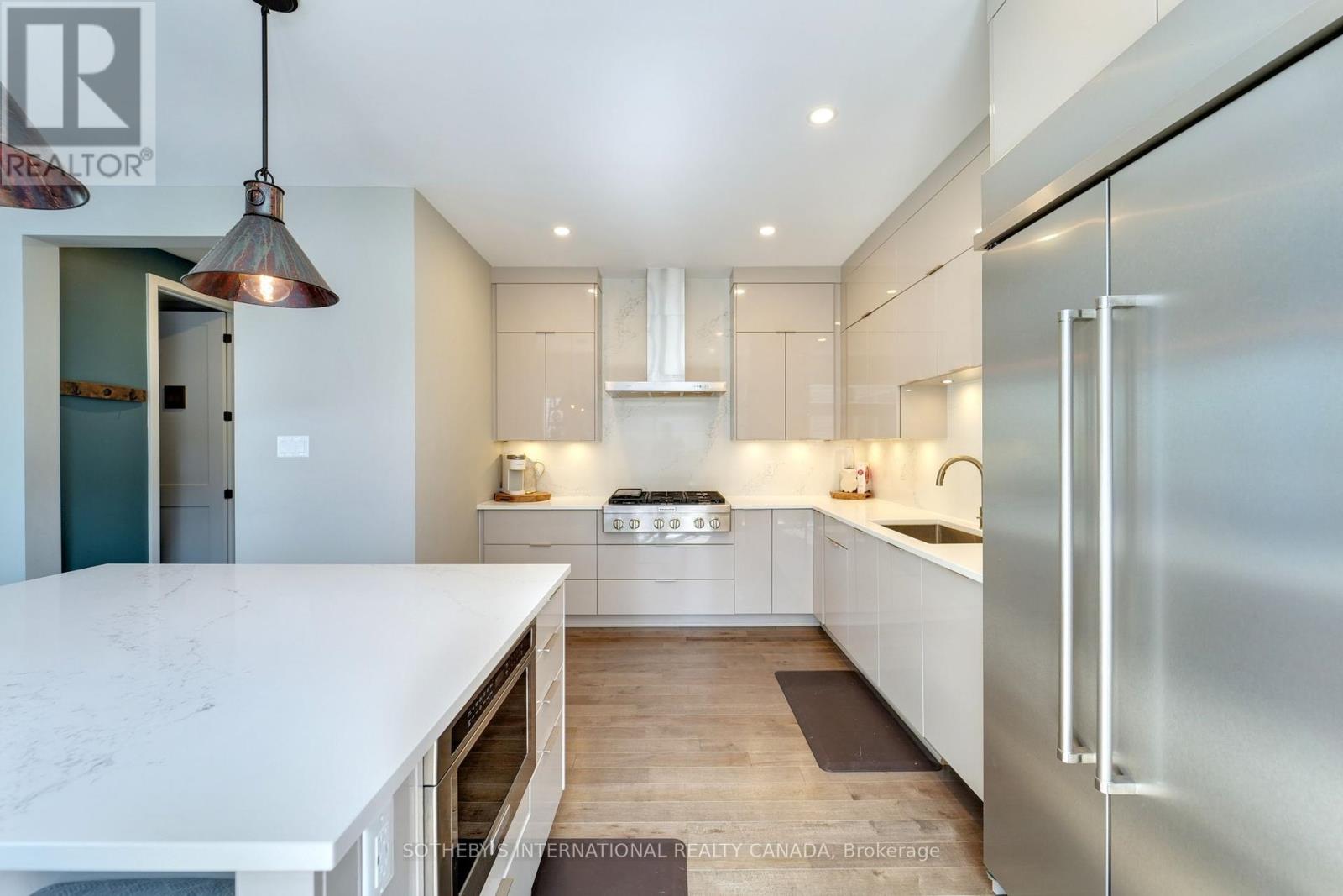 324 LAMARCHE AVENUE