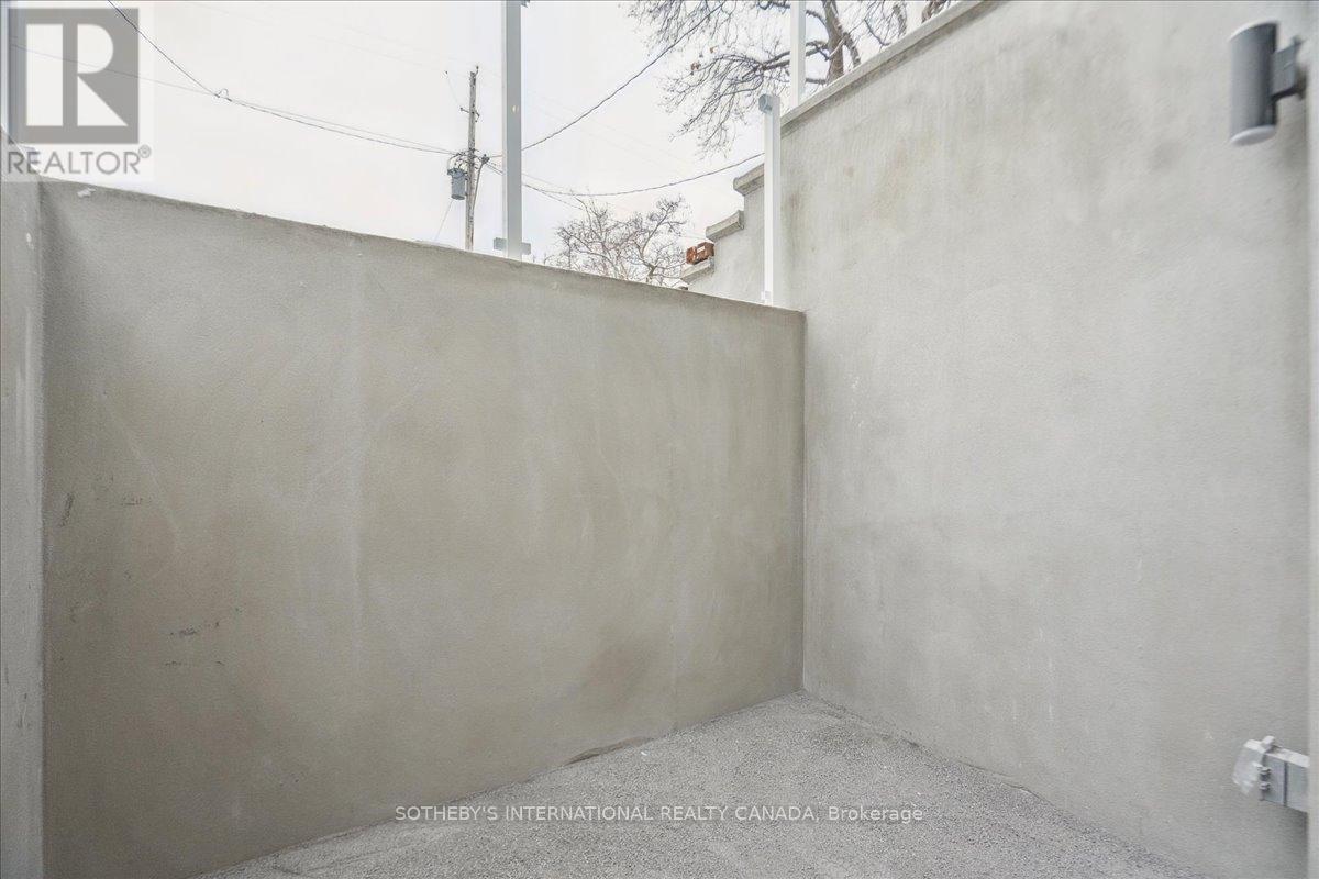 683 MELBOURNE AVENUE