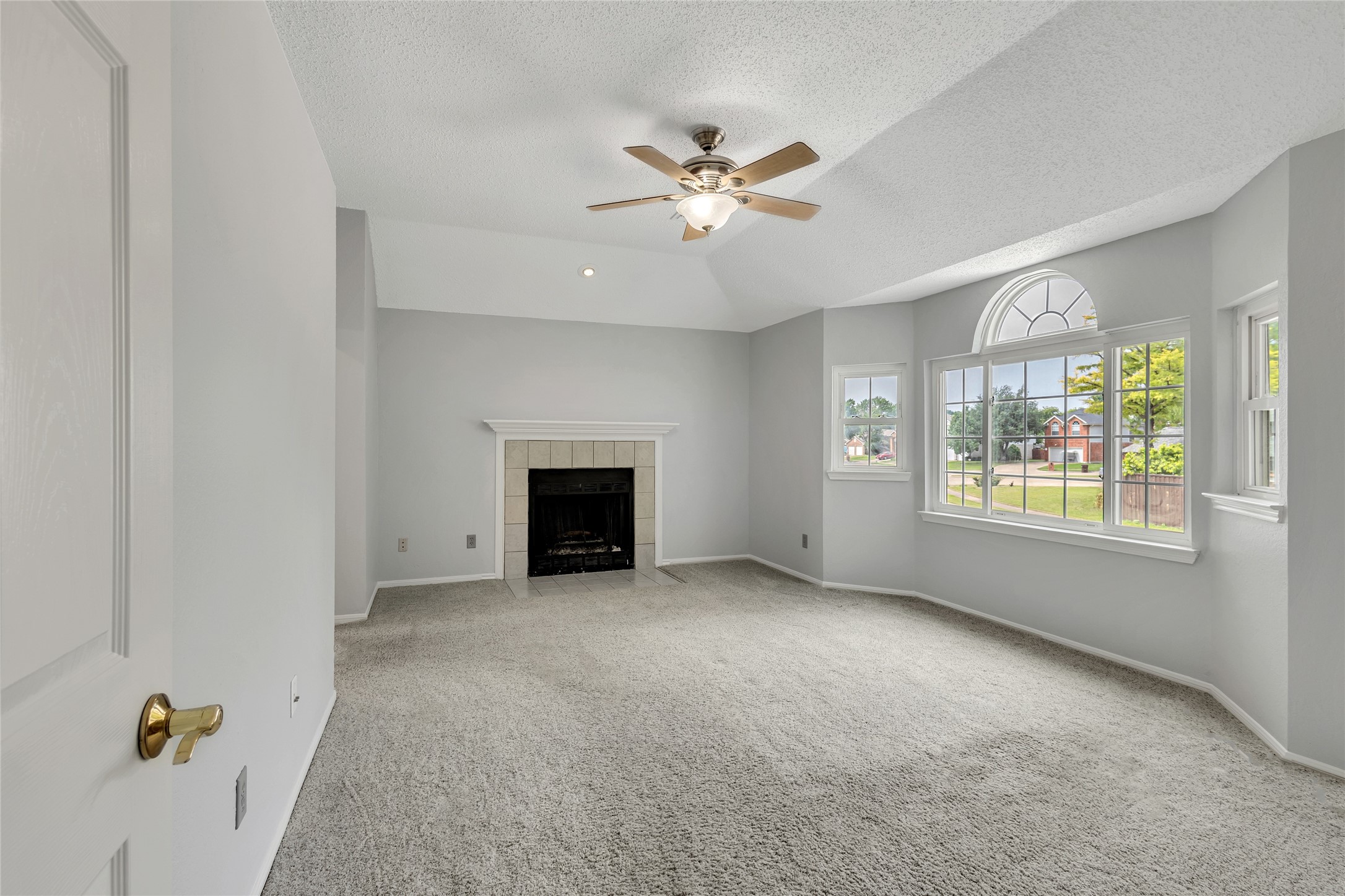 6738 Scarlet Drive