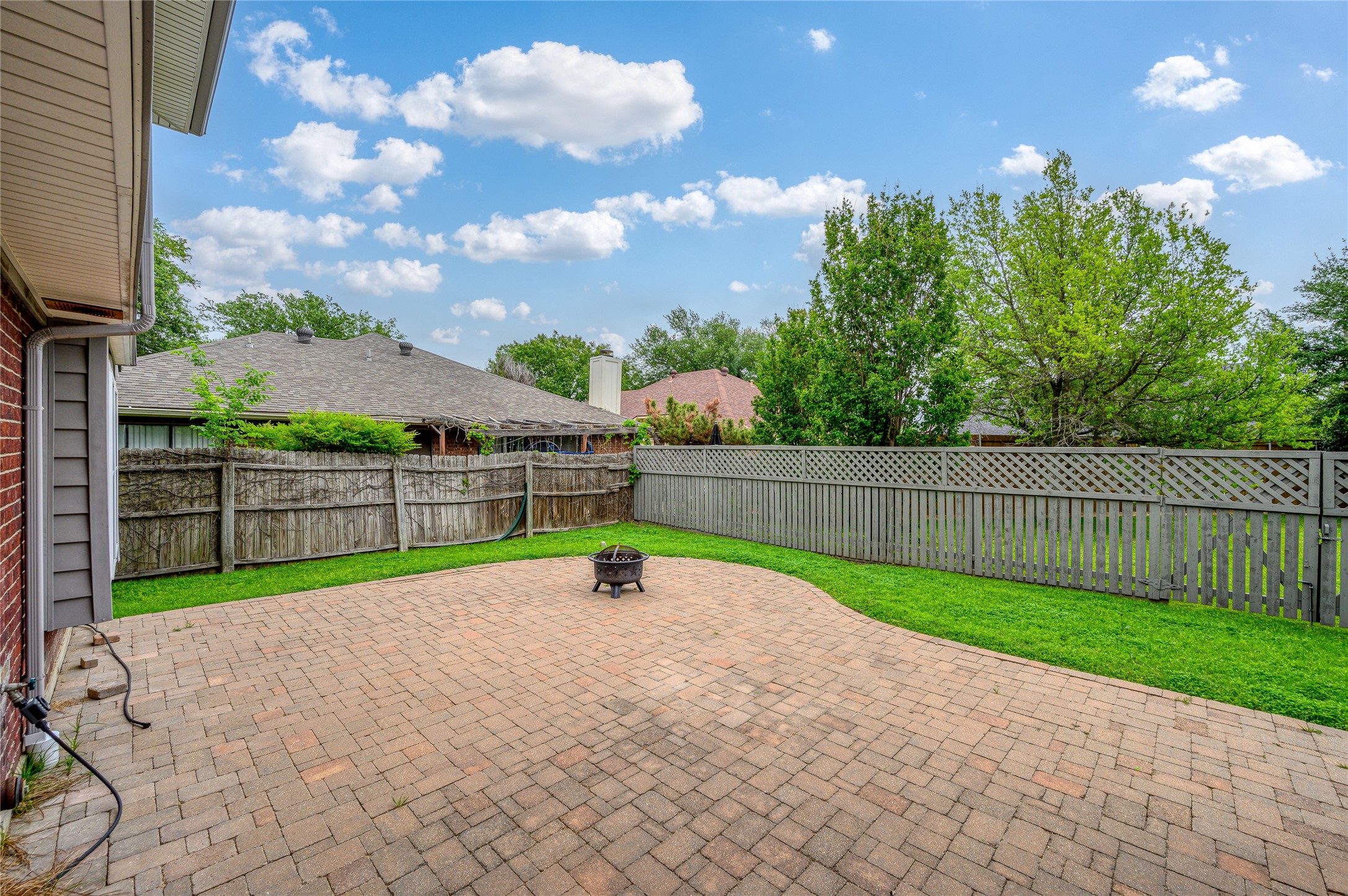 6738 Scarlet Drive