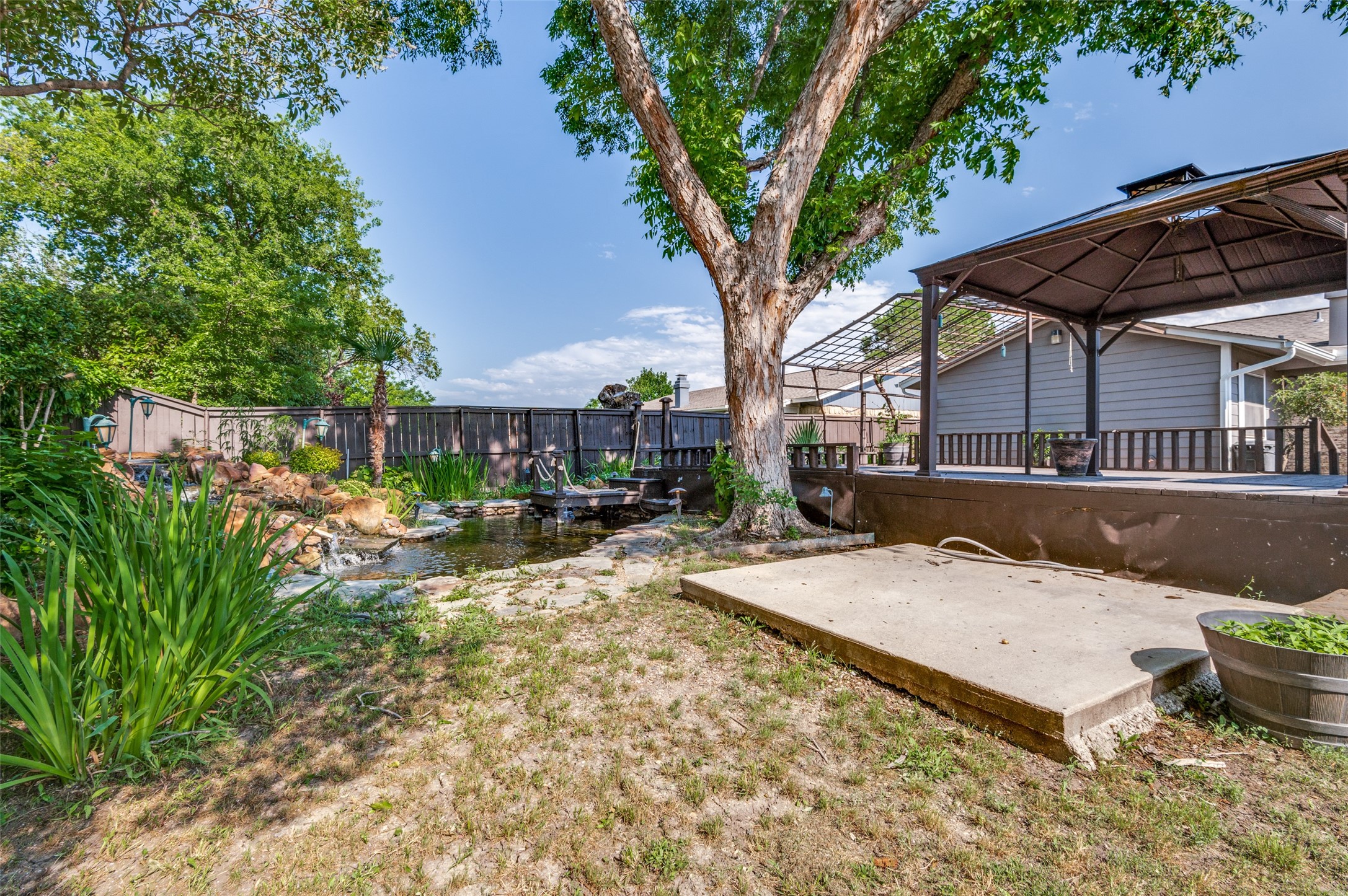 2001 Deerfield Drive