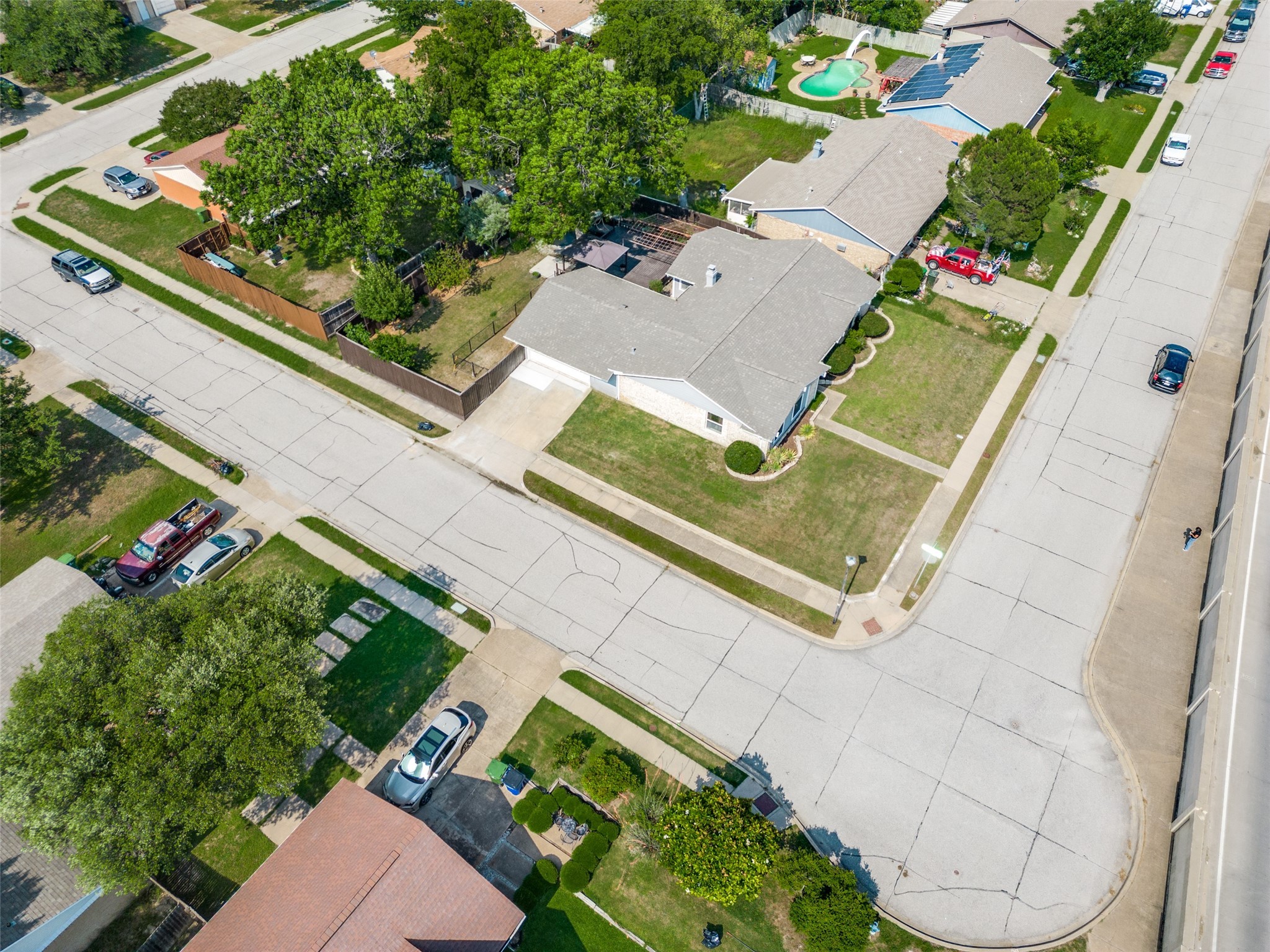 2001 Deerfield Drive