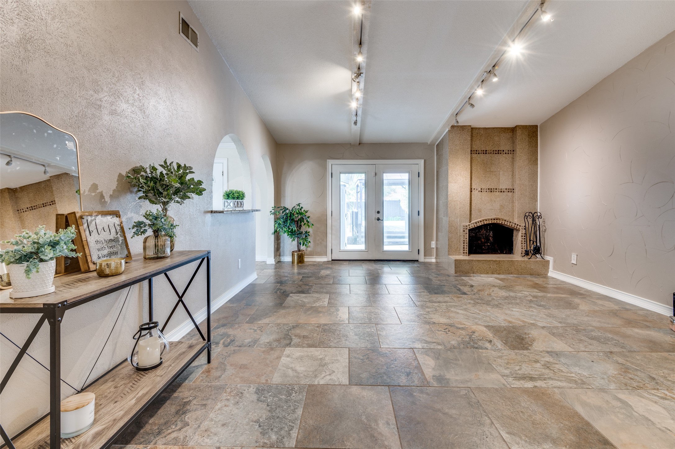 2001 Deerfield Drive